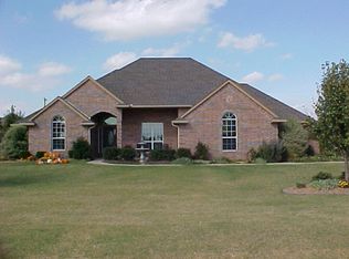 314 NE Uvon Ln, Elgin, OK 73538