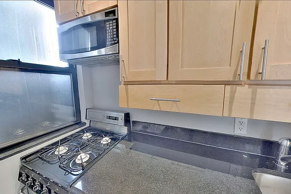 Rented by 9300 Realty, Inc. | media 7