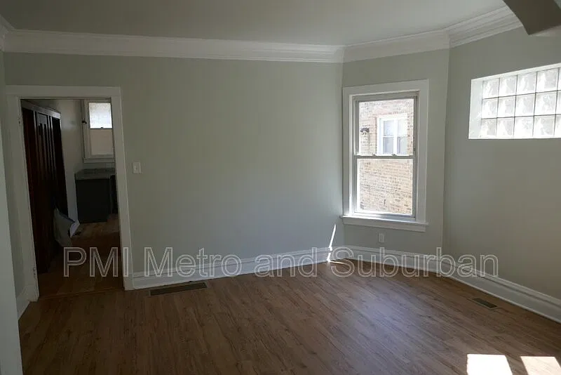 2 bed, 1.0 bath, $1,950 — Photo 3