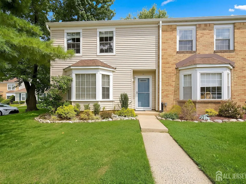 23 Cloister Ct