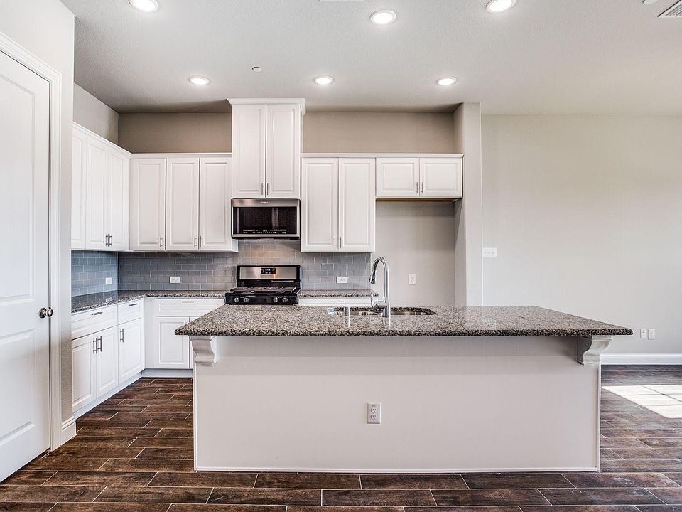 1st image of 1555 Windermere Way