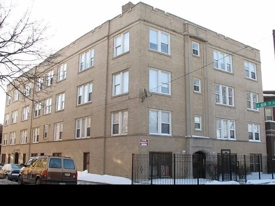 6933 S Indiana