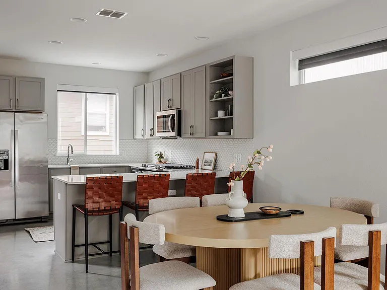 801 N Bluff Dr #28 — Photo 8
