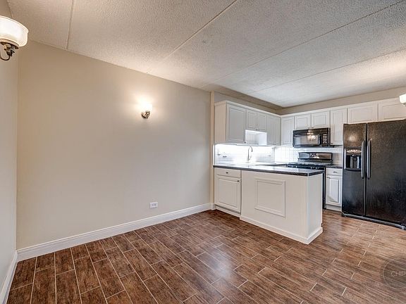 3rd image of 5S066 Pebblewood Ln APT A7