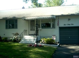 334 Cooper Pl, Paramus, NJ 07652