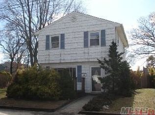 678 Outlook Ave, West Babylon, NY 11704