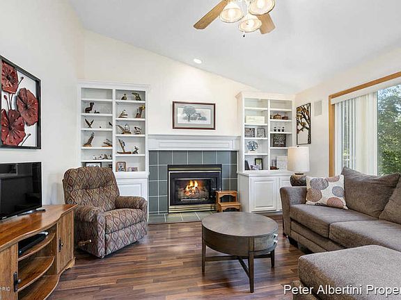 2nd image of 2330 Kent Blvd NE