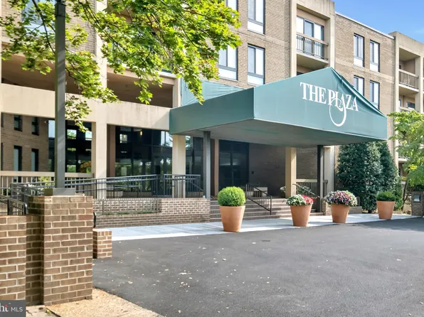 807 N Howard St APT 422, Alexandria, VA 22304