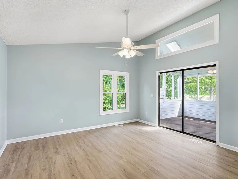 304 Lord Granville Dr — Photo 7
