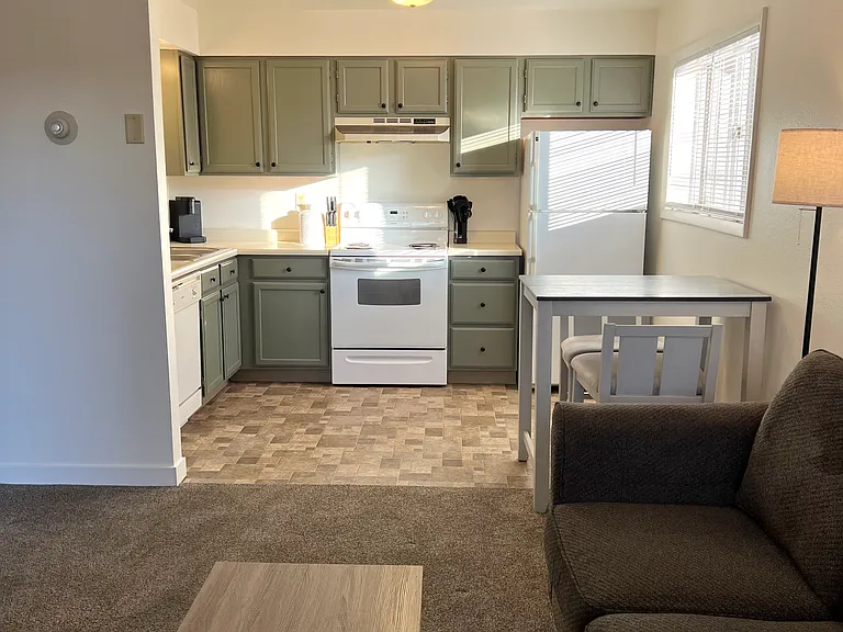 219 14th Ave S #3 — Photo 7