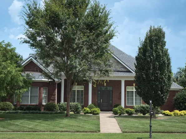 333 Foxtail Rd, Versailles, KY 40383