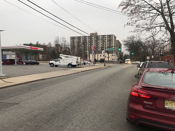 4th image of 214 Oakwood Ave