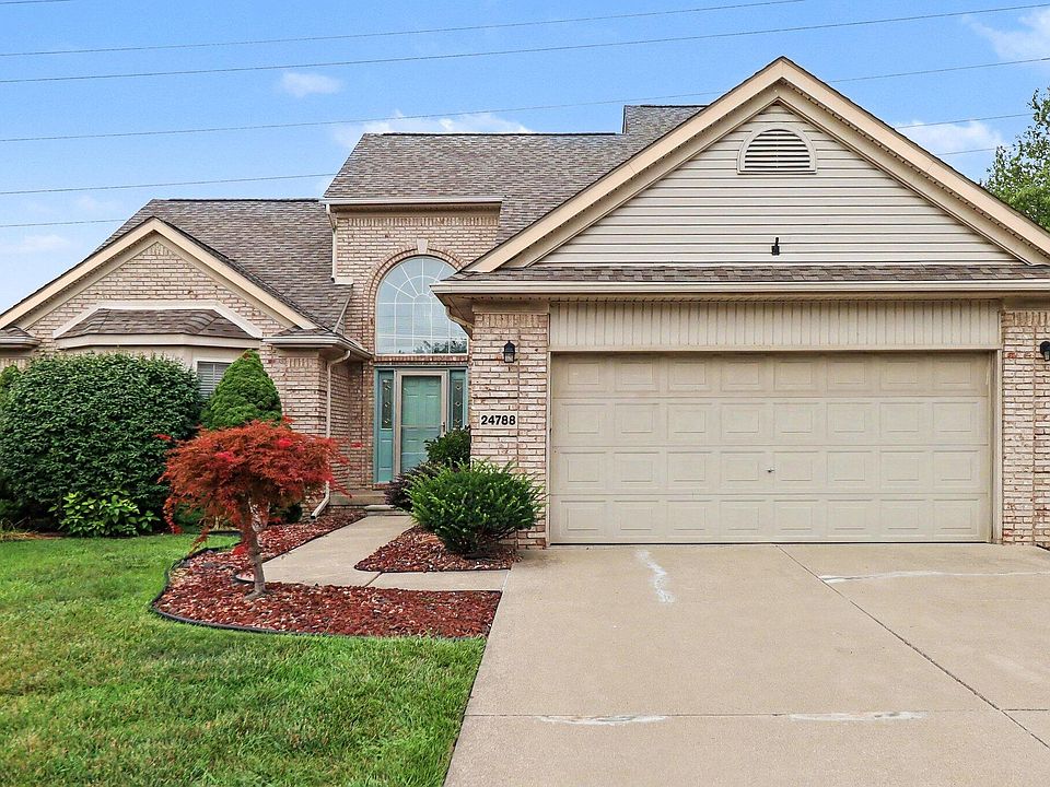 はる 24788 Foxmoor Blvd, Woodhaven, MI 48183 | MLS #26043265 | Zillow