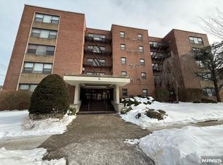 95 Orient Way APT 1H, Rutherford, NJ 07070
