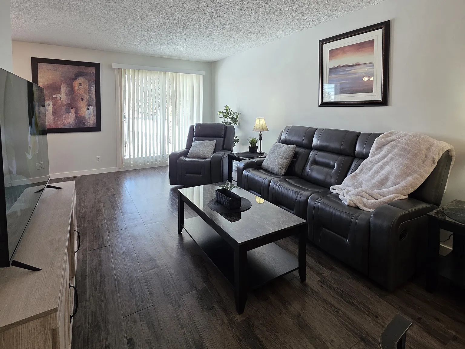 2 bed, 1000 sqft, $1,995 — Photo 4