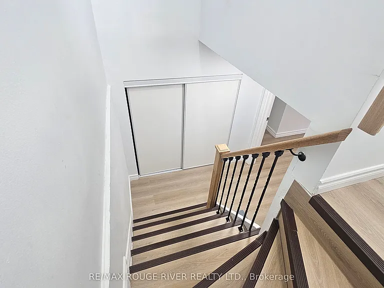 332 Rosedale Dr — Photo 3