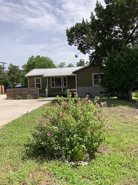 2 bed, 1002 sqft, $1,850 — Photo 2