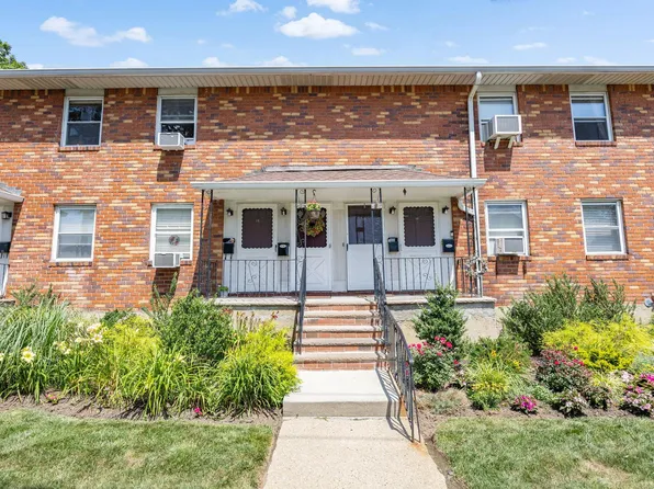 1 Childs Avenue #2E, Floral Park, NY 11001
