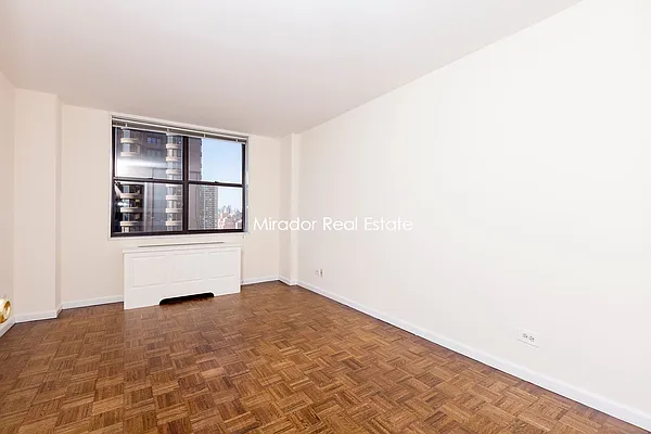 Rented by Mirador Real Estate | media 30