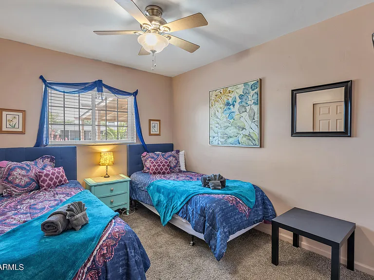 842 W Fairmount Ave — Photo 35