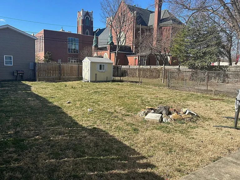 1214 Logan St — Photo 4