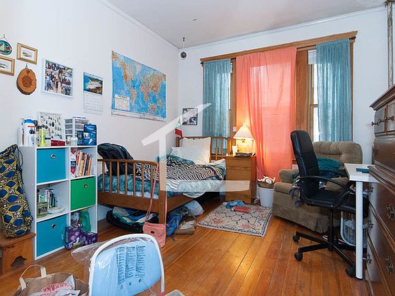 4th image of 8 Colliston Rd #1