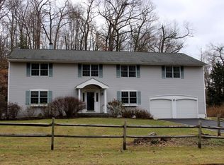 33 William Puckey Dr, Cortlandt Manor, NY 10567