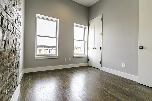 Rented by Nooklyn NYC LLC | media 43