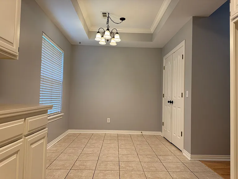 4905 Hawthorne Way — Photo 8