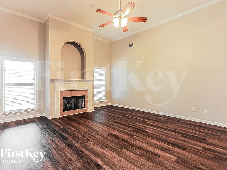 8034 Mary Alice Way — Photo 3
