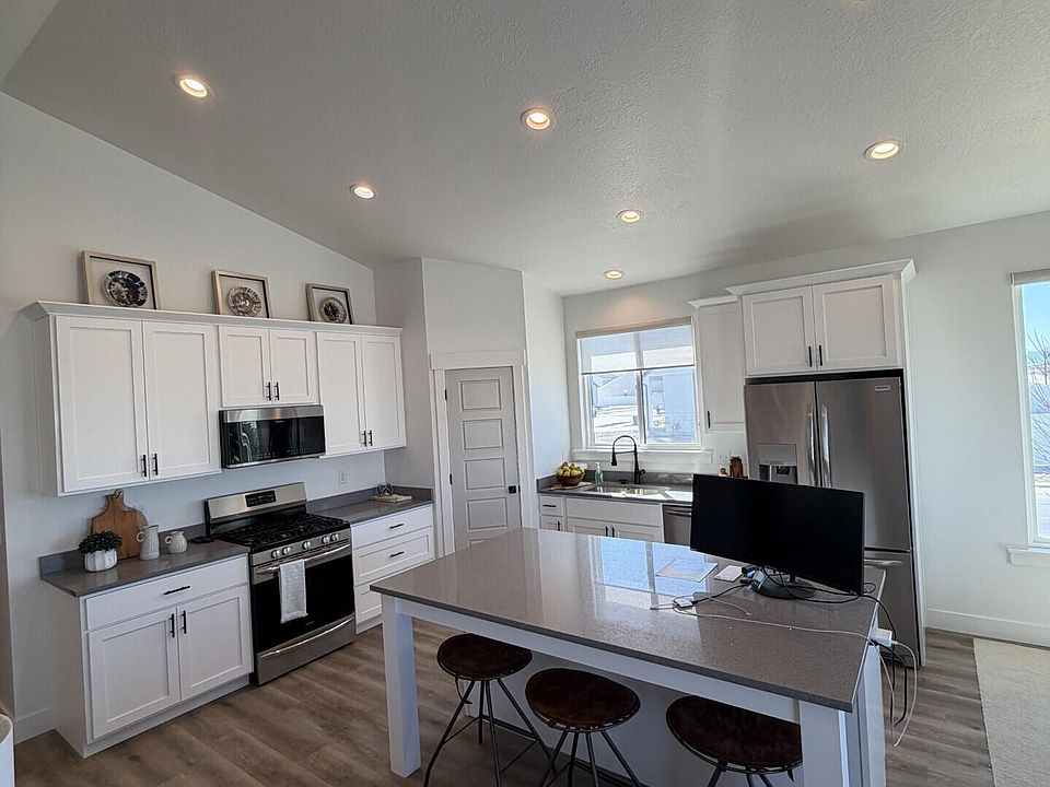 2nd image of 3676 N Daffodil Dr #417