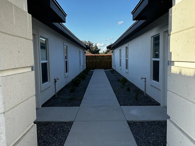 1002 Sugar Garden Dr — Photo 3