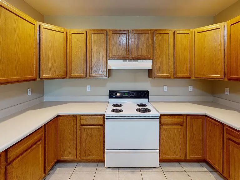 1404 N Garfield St — Photo 4