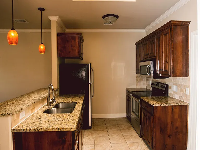 Venice Townhomes — Photo 13