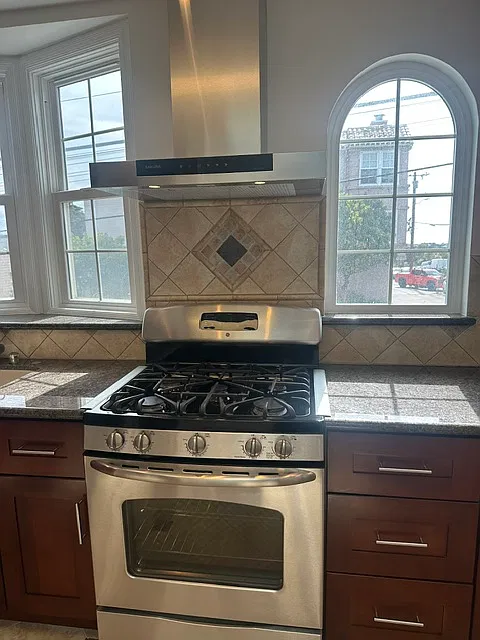 3 bed, 1600 sqft, $8,800 — Photo 3
