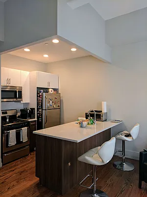 Rented by Manhattan Management LLC | media 50