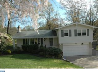 525 Overlook Ave, Willow Grove, PA 19090