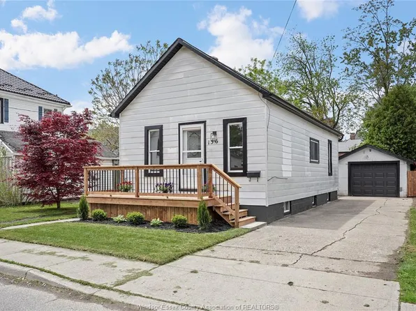 136 Adelaide St S, Chatham Kent, ON N7M 4R7