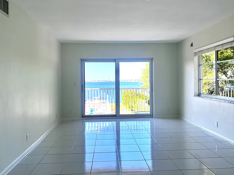 311 E Ocean Ave #301 — Photo 17