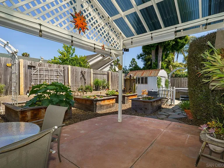141 Turner Ave — Photo 17