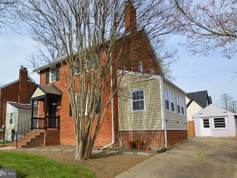 2441 N McKinley St — Photo 21