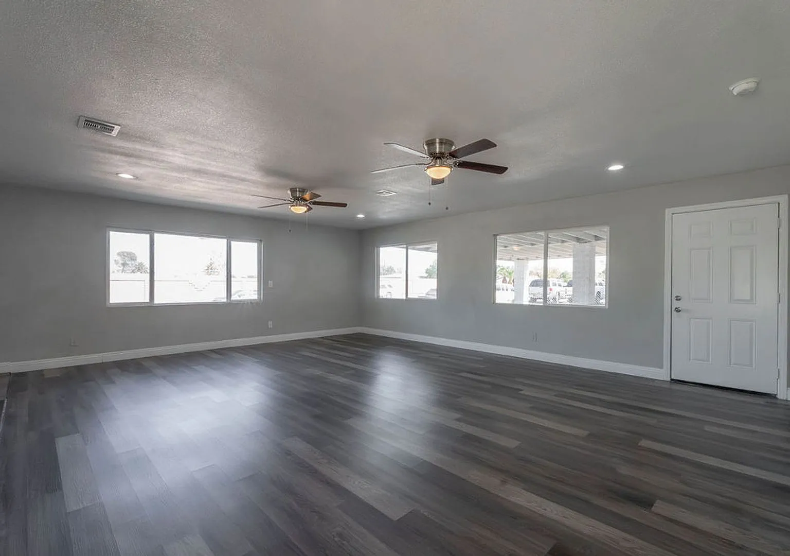 1501 North Tonopah Drive, Las Vegas, NV 89106 — Photo 3