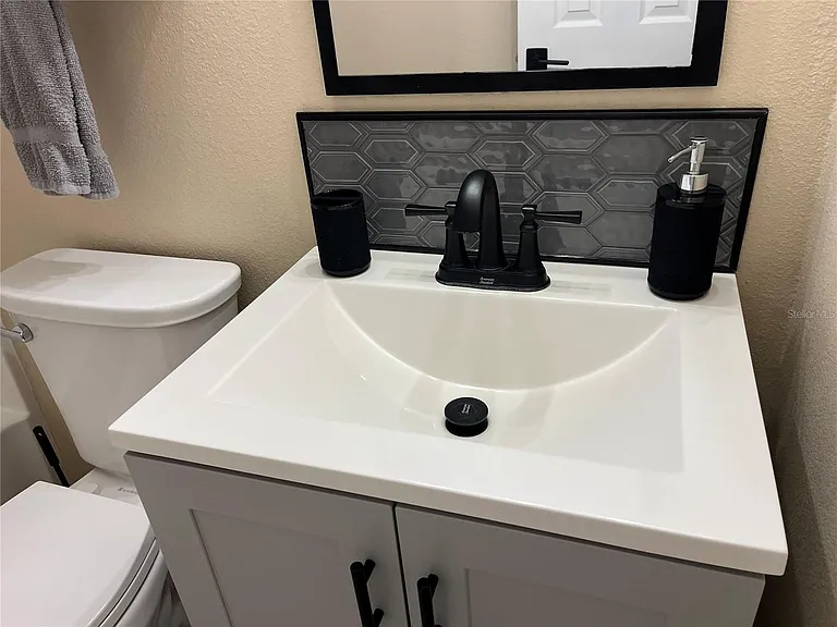 211 Thorn Tree Pl — Photo 28