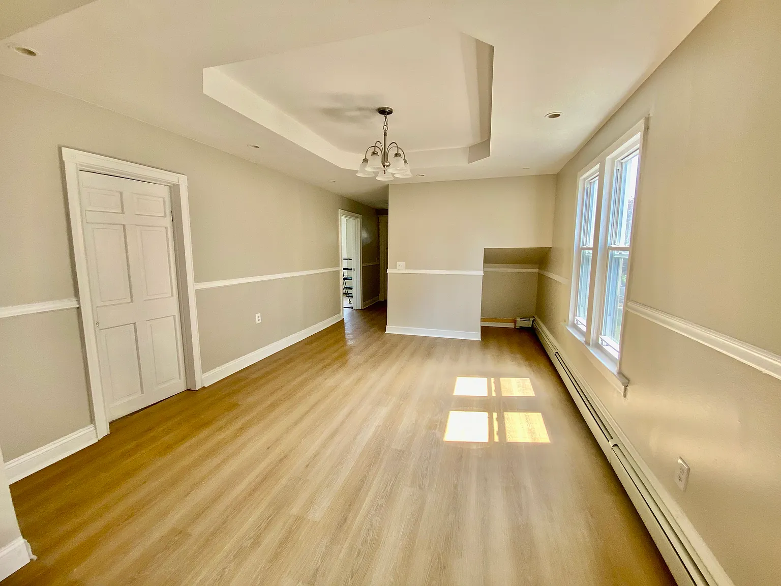 3 bed, 1000 sqft, $1,975 — Photo 3