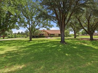1701 N Saint Charles Ave, Pilot Point, TX 76258