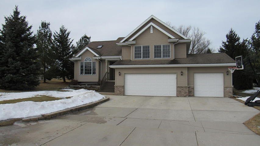 1st image of 806 Beech Dr