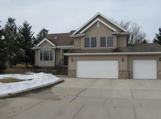 806 Beech Dr, Plymouth, WI 53073