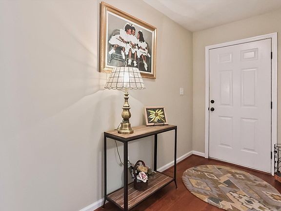 5th image of 274 Staghorn Ct