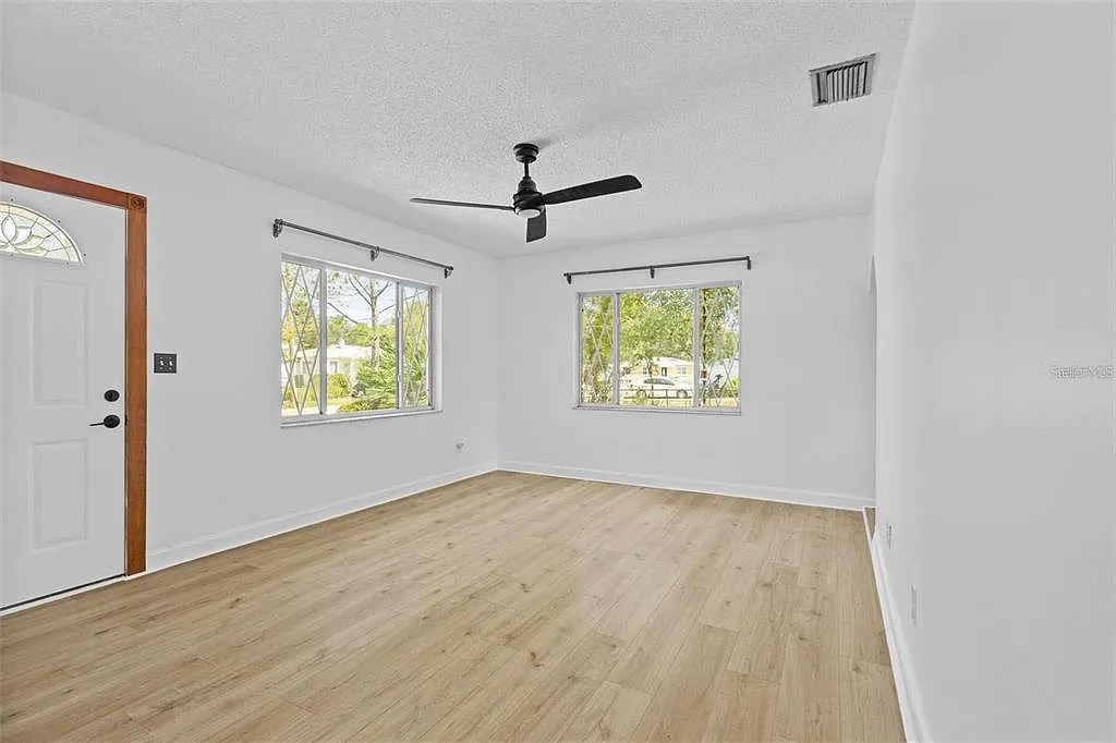 3 bed, 2.0 bath, 1552 sqft, $3,500 — Photo 4