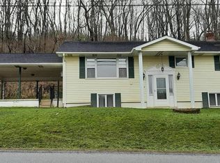 895 Johnstown Rd, East Freedom, PA 16637